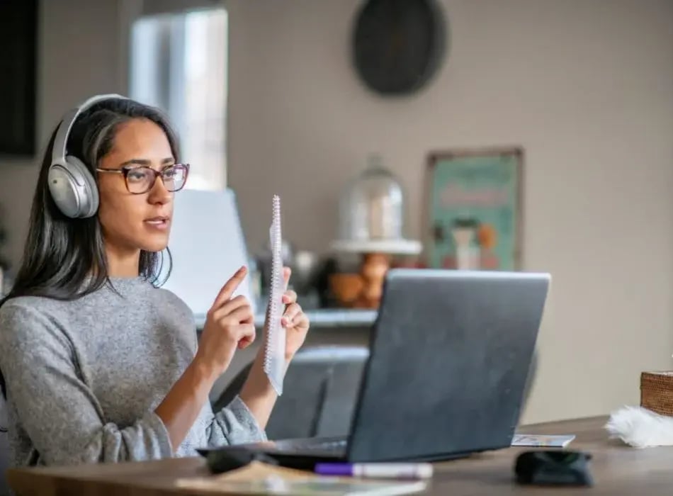 woman on laptop